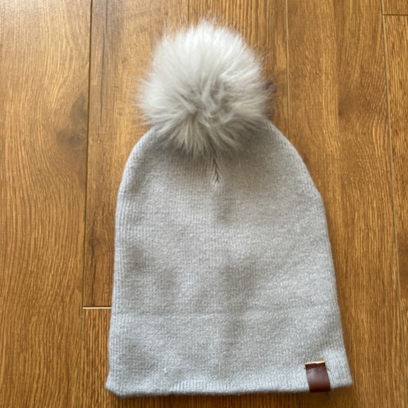 Garage Winter hat - Picture 1 of 3